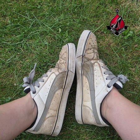 Extrem alte Turnschuhe